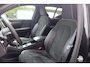 Volvo XC40 T4 Recharge R-Design | Stoelverwarming | Trekhaak | Panoramadak | H/K | 21 INCH | Glossy Black | Keyless