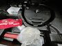 Mazda CX-60 2.5 e-SkyActiv PHEV Homura / Dealer onderhouden / Accu SoH 91,25 % / 2.500 kg elektrische trekhaak / Convenience & Sound Pack / Navigatie / HUD / Camera 360° / Leder / BOSE / Elektr. klep & stoelen / Stoelventilatie / Stuur-, stoel- & achterbankverwarming / 20" LM wielen /