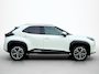 Toyota Yaris Cross 1.5 Hybrid Executive | Dealer Onderhouden | JBL | Head-Up Display | Dodehoek detectie | Parkeersensoren voor+achter | Trekhaak | Stoelverwarming | Navigatie | Apple CarPlay/Android Auto |