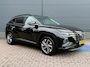 Hyundai Tucson 1.6 T-GDI MHEV Comfort Smart / Navigatiesysteem / Achteruitrijcamera / Apple CarPlay & Android Auto / Digitaal instrumentenpaneel / Cruise control / Climate control / Parkeersensoren voor en achter / LED-verlichting / Lichtmetalen velgen / Rijstrookassistent / Automatische noodremassistent / Verkeersbordherkenning / Multifunctioneel stuurwiel / Bluetooth / Automatische verlichting / 48V Mild Hybrid