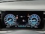 Hyundai Tucson 1.6 T-GDI MHEV Comfort Smart / Navigatiesysteem / Achteruitrijcamera / Apple CarPlay & Android Auto / Digitaal instrumentenpaneel / Cruise control / Climate control / Parkeersensoren voor en achter / LED-verlichting / Lichtmetalen velgen / Rijstrookassistent / Automatische noodremassistent / Verkeersbordherkenning / Multifunctioneel stuurwiel / Bluetooth / Automatische verlichting / 48V Mild Hybrid