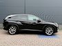 Hyundai Tucson 1.6 T-GDI MHEV Comfort Smart / Navigatiesysteem / Achteruitrijcamera / Apple CarPlay & Android Auto / Digitaal instrumentenpaneel / Cruise control / Climate control / Parkeersensoren voor en achter / LED-verlichting / Lichtmetalen velgen / Rijstrookassistent / Automatische noodremassistent / Verkeersbordherkenning / Multifunctioneel stuurwiel / Bluetooth / Automatische verlichting / 48V Mild Hybrid