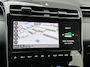 Hyundai Tucson 1.6 T-GDI MHEV Comfort Smart / Navigatiesysteem / Achteruitrijcamera / Apple CarPlay & Android Auto / Digitaal instrumentenpaneel / Cruise control / Climate control / Parkeersensoren voor en achter / LED-verlichting / Lichtmetalen velgen / Rijstrookassistent / Automatische noodremassistent / Verkeersbordherkenning / Multifunctioneel stuurwiel / Bluetooth / Automatische verlichting / 48V Mild Hybrid