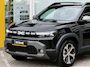 Dacia Duster 1.6 Hybrid 140 Journey | Rondomzicht camera | Stoel & stuur verwarming | Voorruit verwarming | DAB | Navigatie | Climate Control | LED |