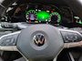 Volkswagen Golf 1.5 TSI. Zeer netjes en luxe o.a. adap.cruise, carplay, stoel- & stuurverw, navi, LED, etc. Prijs incl garantie.