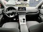 Hyundai Kona Electric EV Fashion 64 kWh | Cruise control | Navigatiesysteem | Achteruitrijcamera | Lichtmetalenvelgen | Parkeersensoren achter | Climate control |