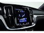 Volvo V60 2.0 T8 Recharge AWD R-Design Automaat | Trekhaak wegklapbaar | Lederen bekleding | Stoel & Stuurverwarming | 18" Lichtmetalen velgen | Electrische achterklep