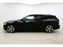 Volvo V60 2.0 T8 Recharge AWD R-Design Automaat | Trekhaak wegklapbaar | Lederen bekleding | Stoel & Stuurverwarming | 18" Lichtmetalen velgen | Electrische achterklep