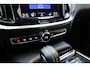 Volvo V60 2.0 T8 Recharge AWD R-Design Automaat | Trekhaak wegklapbaar | Lederen bekleding | Stoel & Stuurverwarming | 18" Lichtmetalen velgen | Electrische achterklep
