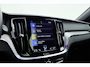 Volvo V60 2.0 T8 Recharge AWD R-Design Automaat | Trekhaak wegklapbaar | Lederen bekleding | Stoel & Stuurverwarming | 18" Lichtmetalen velgen | Electrische achterklep