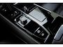 Volvo V60 2.0 T8 Recharge AWD R-Design Automaat | Trekhaak wegklapbaar | Lederen bekleding | Stoel & Stuurverwarming | 18" Lichtmetalen velgen | Electrische achterklep