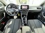 Volkswagen T-Roc 1.0 TSI Navi & Carplay | Digitaal Dashboard | Parkeercamera | Adaptieve Cruisecontrol | Lichtmetalen Velgen |