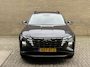 Hyundai Tucson 1.6 T-GDI 265pk PHEV Premium 4WD | Trekhaak afneembaar | Lederen bekleding | 360 camera | Navigatie | Stoelverwarming&ventilatie | Stuurverwarming | Keyless | LED | DAB| Apple CarPlay / Android Auto | Adaptieve cruise | Lane assist | Dodehoekdetectie | Elektrisch verstelbare stoel memory | Elektrische achterklep | Volledig dealeronderhouden | Fabrieksgarantie