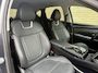 Hyundai Tucson 1.6 T-GDI 265pk PHEV Premium 4WD | Trekhaak afneembaar | Lederen bekleding | 360 camera | Navigatie | Stoelverwarming&ventilatie | Stuurverwarming | Keyless | LED | DAB| Apple CarPlay / Android Auto | Adaptieve cruise | Lane assist | Dodehoekdetectie | Elektrisch verstelbare stoel memory | Elektrische achterklep | Volledig dealeronderhouden | Fabrieksgarantie