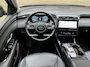 Hyundai Tucson 1.6 T-GDI 265pk PHEV Premium 4WD | Trekhaak afneembaar | Lederen bekleding | 360 camera | Navigatie | Stoelverwarming&ventilatie | Stuurverwarming | Keyless | LED | DAB| Apple CarPlay / Android Auto | Adaptieve cruise | Lane assist | Dodehoekdetectie | Elektrisch verstelbare stoel memory | Elektrische achterklep | Volledig dealeronderhouden | Fabrieksgarantie