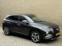 Hyundai Tucson 1.6 T-GDI 265pk PHEV Premium 4WD | Trekhaak afneembaar | Lederen bekleding | 360 camera | Navigatie | Stoelverwarming&ventilatie | Stuurverwarming | Keyless | LED | DAB| Apple CarPlay / Android Auto | Adaptieve cruise | Lane assist | Dodehoekdetectie | Elektrisch verstelbare stoel memory | Elektrische achterklep | Volledig dealeronderhouden | Fabrieksgarantie