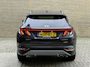 Hyundai Tucson 1.6 T-GDI 265pk PHEV Premium 4WD | Trekhaak afneembaar | Lederen bekleding | 360 camera | Navigatie | Stoelverwarming&ventilatie | Stuurverwarming | Keyless | LED | DAB| Apple CarPlay / Android Auto | Adaptieve cruise | Lane assist | Dodehoekdetectie | Elektrisch verstelbare stoel memory | Elektrische achterklep | Volledig dealeronderhouden | Fabrieksgarantie
