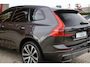 Volvo XC60 T6 Recharge AWD R-Design | Longe Range | Stoelverwarming & Koeling | Trekhaak | 360° Camera | Panoramadak | H/K | Keyless