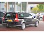Volvo V70 2.0T Kinetic | Navigatie | Trekhaak | Cruise-control | PDC | Airco | NL auto!! |