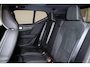 Volvo EX40 Extended Range Ultra 82 kWh - Panorama/schuifdak - IntelliSafe Assist & Surround - 360º Camera - Harman/Kardon audio - Verwarmde voorstoelen, stuur & achterbank - Parkeersensoren voor & achter - Elektr. bedienb. voorstoelen met geheugen links - Draadloze tel. lader - Warmtepomp - Extra getint glas - Inklapbare trekhaak - 19' LMV