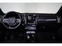 Volvo EX40 Extended Range Ultra 82 kWh - Panorama/schuifdak - IntelliSafe Assist & Surround - 360º Camera - Harman/Kardon audio - Verwarmde voorstoelen, stuur & achterbank - Parkeersensoren voor & achter - Elektr. bedienb. voorstoelen met geheugen links - Draadloze tel. lader - Warmtepomp - Extra getint glas - Inklapbare trekhaak - 19' LMV