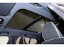 Volvo EX40 Extended Range Ultra 82 kWh - Panorama/schuifdak - IntelliSafe Assist & Surround - 360º Camera - Harman/Kardon audio - Verwarmde voorstoelen, stuur & achterbank - Parkeersensoren voor & achter - Elektr. bedienb. voorstoelen met geheugen links - Draadloze tel. lader - Warmtepomp - Extra getint glas - Inklapbare trekhaak - 19' LMV