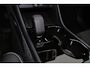 Volvo EX40 Extended Range Ultra 82 kWh - Panorama/schuifdak - IntelliSafe Assist & Surround - 360º Camera - Harman/Kardon audio - Verwarmde voorstoelen, stuur & achterbank - Parkeersensoren voor & achter - Elektr. bedienb. voorstoelen met geheugen links - Draadloze tel. lader - Warmtepomp - Extra getint glas - Inklapbare trekhaak - 19' LMV