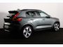 Volvo XC40 B4 Plus Dark - IntelliSafe Assist & Surround - Harman/Kardon audio - Parkeercamera achter - Verwarmde voorstoelen & stuur - Parkeersensoren voor & achter - Elektr. bedienb. voorstoelen met geheugen links - Draadloze tel. lader - Extra getint glas - Inklapbare trekhaak - 19' LMV