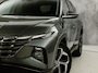 Hyundai Tucson 1.6 T-GDI HEV Premium Sky 230Pk Automaat (PANORAMADAK, STOELKOELING/VERWARMING, KRELL AUDIO, 360 CAMERA, ACHTERBANK VERWARMD, KEYLESS, SPORTSTOELEN, ADAPTIVE CRUISE, SFEERVERLICHTING, NIEUWSTAAT)
