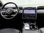 Hyundai Tucson 1.6 T-GDI HEV Premium Sky 230Pk Automaat (PANORAMADAK, STOELKOELING/VERWARMING, KRELL AUDIO, 360 CAMERA, ACHTERBANK VERWARMD, KEYLESS, SPORTSTOELEN, ADAPTIVE CRUISE, SFEERVERLICHTING, NIEUWSTAAT)