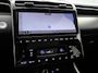 Hyundai Tucson 1.6 T-GDI HEV Premium Sky 230Pk Automaat (PANORAMADAK, STOELKOELING/VERWARMING, KRELL AUDIO, 360 CAMERA, ACHTERBANK VERWARMD, KEYLESS, SPORTSTOELEN, ADAPTIVE CRUISE, SFEERVERLICHTING, NIEUWSTAAT)