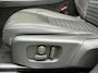 Land Rover Discovery Sport P300e 1.5 R-Dynamic S | Panoramadak | Trekhaak wegklapbaar | Lederen bekleding | Stoel&stuurverwarming | Navigatie | Apple CarPlay / Android Auto | Matrix LED | DAB | Keyless | Meridian audio | Elektrische achterklep | Volledig dealeronderhouden