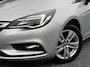 Opel Astra Sports Tourer 1.4 Online Edition ✓2e Eigenaar✓Trekhaak✓Carplay✓Navi✓Recent beurt gehad✓150pk✓Dealer Onderhouden✓6 Bak✓Pdc V+A✓Lm velgen✓Clima✓Cruise✓N.A.P✓Apk tot 06-2027