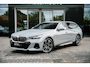 BMW 5-Serie Touring 530e xDrive | M Sportpakket | Driving Assistant Plus | Trekhaak | Stuurverwarming