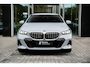 BMW 5-Serie Touring 530e xDrive | M Sportpakket | Driving Assistant Plus | Trekhaak | Stuurverwarming