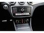 Mercedes-Benz CLA 180 AMG Facelift Nederlandse auto/Apple carplay/Stoelverwarming/Achteruitrijcamera/Parkeersensoren/Kleppensysteem/19 inch licht metalen velgen/LED/Navigatie