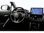 Toyota Corolla Cross Hybrid 200 Style | Trekhaak | Dodehoek detectie | Stoel-/stuurverwarming | Apple Carplay / Android Auto | Parkeersensoren voor/achter | Adaptive Cruise | Clima | Camera | 18 inch