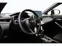 Toyota Corolla Cross Hybrid 200 Style | Trekhaak | Dodehoek detectie | Stoel-/stuurverwarming | Apple Carplay / Android Auto | Parkeersensoren voor/achter | Adaptive Cruise | Clima | Camera | 18 inch