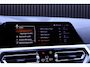 BMW 3-Serie Touring 330i xDrive High Executive M-pakket | Pano | HUD | 19" | Laser | Keyless | Hifi | Camera | DAB | Elektr. stoel + mem | Alarm kl.3 | Etc.