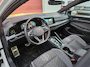 Volkswagen Golf Variant 1.5 eTSI R-Line Business+ | Pano | Elek. Trekhaak | Rijklaar inclusief 1 jaar BOVAG garantie!