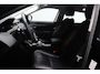 Land Rover Range Rover Evoque 1.5 P300e AWD R-Dynamic SE | Stoelverwarming | Carplay | Navigatie