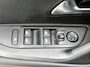 Peugeot 2008 1.2 Hybrid 145pk Allure Automaat | Adaptieve Cruise Control | dakrails | Navigatie | Camera Voor + Achter | Climate Control | 17"LMV | Dodehoekdetectie | LED |