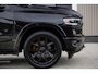 Dodge Ram LIMITED SPORT 5.7 V8 | BOM VOL | BLACK ON BLACK | HUD | LUCHTVERING | OPEN UITLAAT KLEP | EERSTE EIGENAAR | CREW CAB | DUBBELE CABINE 5 PERSOONS | COMFORT ROYALE BEEN RUIMTE |