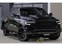 Dodge Ram LIMITED SPORT 5.7 V8 | BOM VOL | BLACK ON BLACK | HUD | LUCHTVERING | OPEN UITLAAT KLEP | EERSTE EIGENAAR | CREW CAB | DUBBELE CABINE 5 PERSOONS | COMFORT ROYALE BEEN RUIMTE |