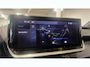 Peugeot e-208 EV 50KWH 136PK GT PACK AUTOMAAT / NAVI / LEDER / CLIMA / PDC / 17" LMV / CAMERA / ALCANTARA / PANO. DAK / KEYLESS / I-COCKPIT / FULL-LED / NIEUWSTAAT !!