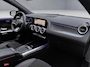 Mercedes-Benz B-klasse 250 e Business Solution AMG | Night Pakket | Trekhaak | Panoramadak | MULTIBEAM LED Koplampen | Stoelverwarming | Sfeerverlichting | Apple CarPlay | Android Auto | Elektrische Achterklep | Elektrisch Inklapbare Buitenspiegels | Achteruitrijcamera | Parkeersensoren