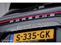 Porsche Cayenne 4.0 Turbo 550 pk | PDLS+ | PSCB | Sport Chrono + | Alcantara | Trekhaak | Panorama | Softclose | dubbel glas |