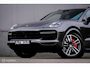 Porsche Cayenne 4.0 Turbo 550 pk | PDLS+ | PSCB | Sport Chrono + | Alcantara | Trekhaak | Panorama | Softclose | dubbel glas |