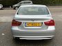 BMW 3-Serie 318i Business Line Inruilauto’s tegen vaste prijzen. Voor meer info: 0638140850 Bij de verkoop van gebruikte voertuigen door CD-Cars wordt geen standaard garantie verstrekt. De koper aanvaardt het voertuig in de staat waarin het zich bevindt op het moment van aankoop