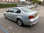 BMW 3-Serie 318i Business Line Inruilauto’s tegen vaste prijzen. Voor meer info: 0638140850 Bij de verkoop van gebruikte voertuigen door CD-Cars wordt geen standaard garantie verstrekt. De koper aanvaardt het voertuig in de staat waarin het zich bevindt op het moment van aankoop